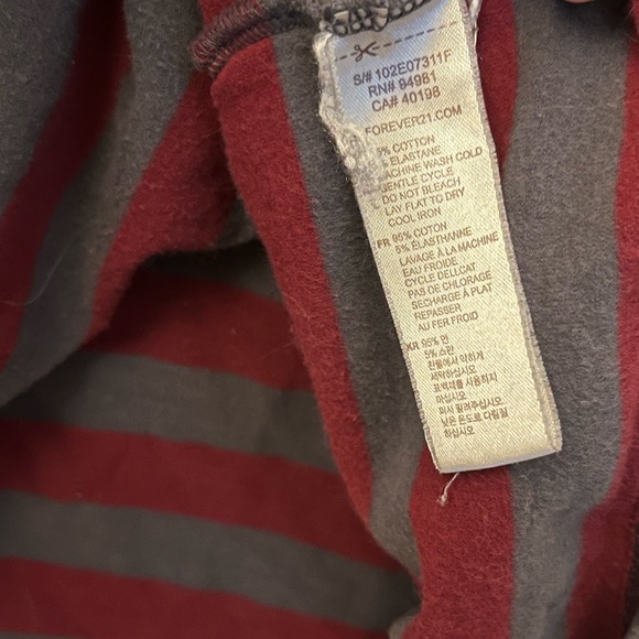 Gray & Maroon Long Sleeve VNeck Striped Top, Size 1X - Picture 4 of 6